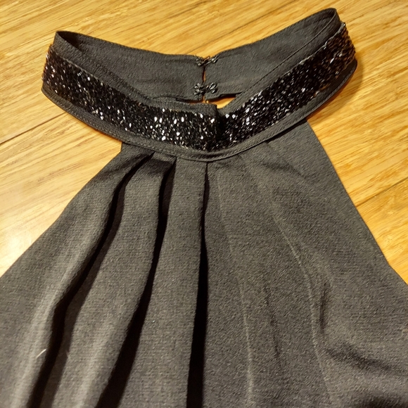 ⭐️ 3/ $30 Express crop black sparkle top, size 4 - Picture 11 of 16